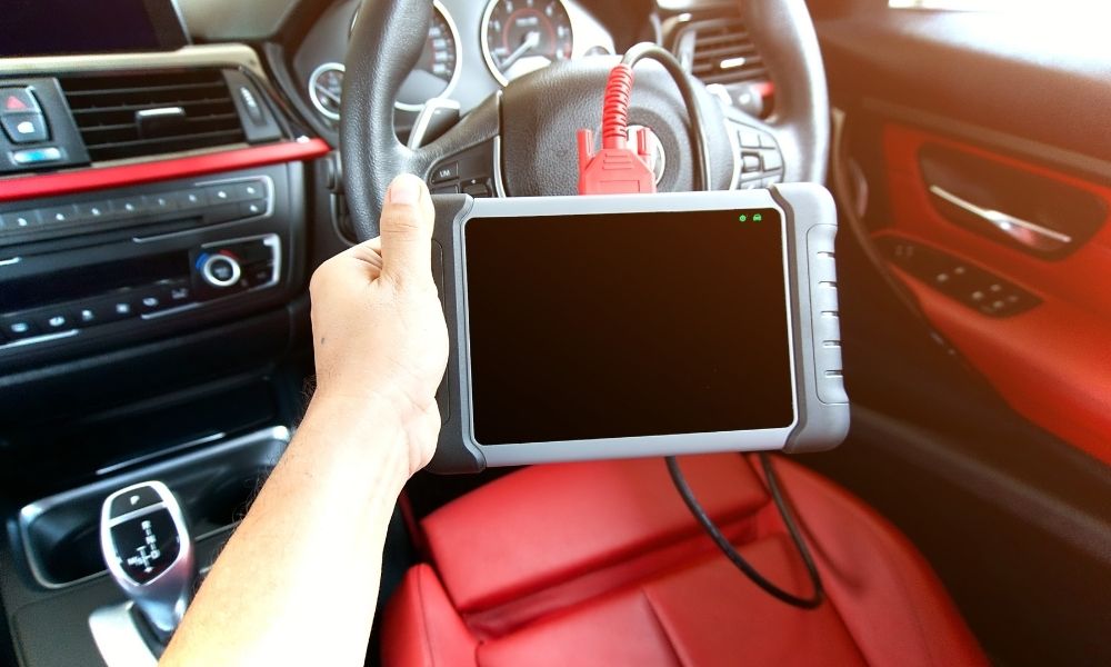 How To Use a Car Diagnostic Tool or Scanner
